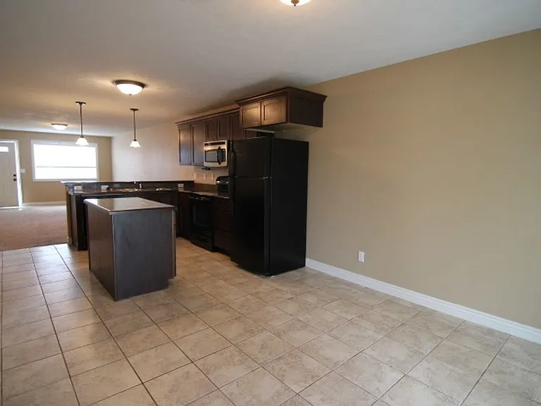 454 E Center St — Photo 5