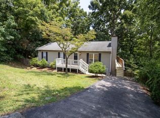 3226 Woodview Rd, Roanoke, VA 24018