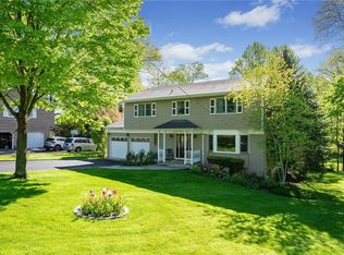 12 Wagon Wheel Rd, Mamaroneck, NY 10543