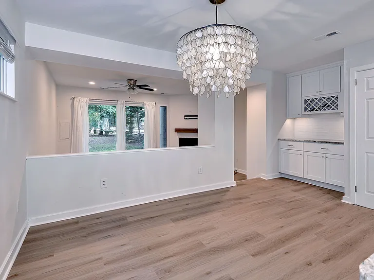 106 Harrops Gln — Photo 3