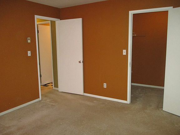5th image of 12348 33rd Ave NE APT 202