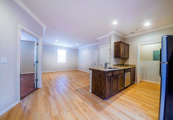 5th image of 1415 W 15th Ave Unit 2