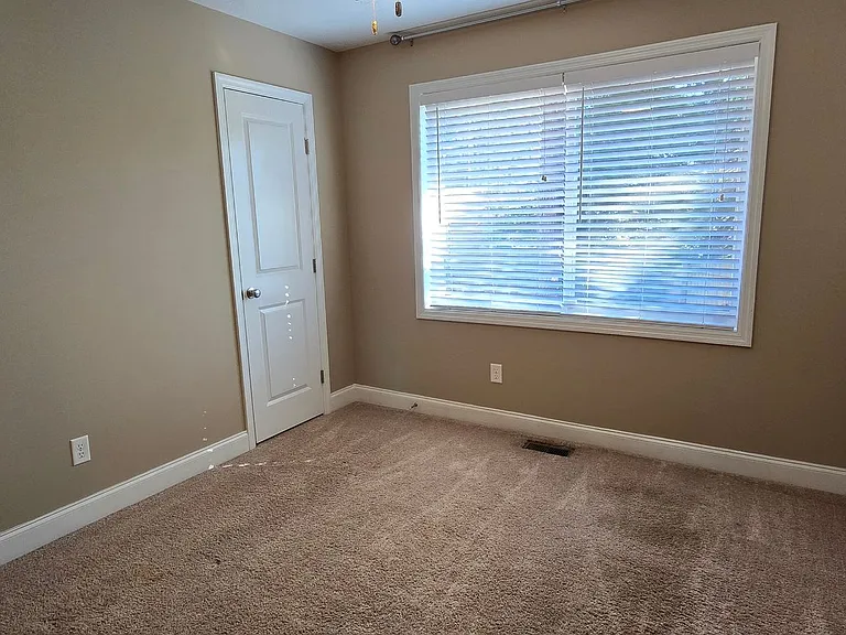 403 Aumond Rd — Photo 17