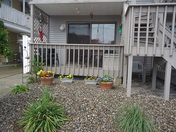 3rd image of 1019 Boulevard Unit 1