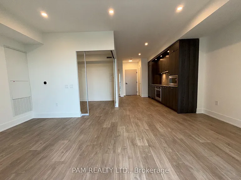 858 Dupont St #839 — Photo 5