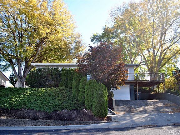 3rd image of 2121 S Beaumont Dr