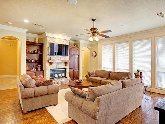 5th image of 8231 Glenwick Dr