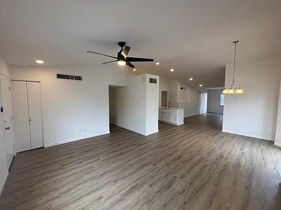 2nd image of 9940 E Gray Hawk Dr