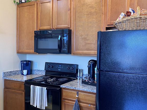 Kitchen (view 1)