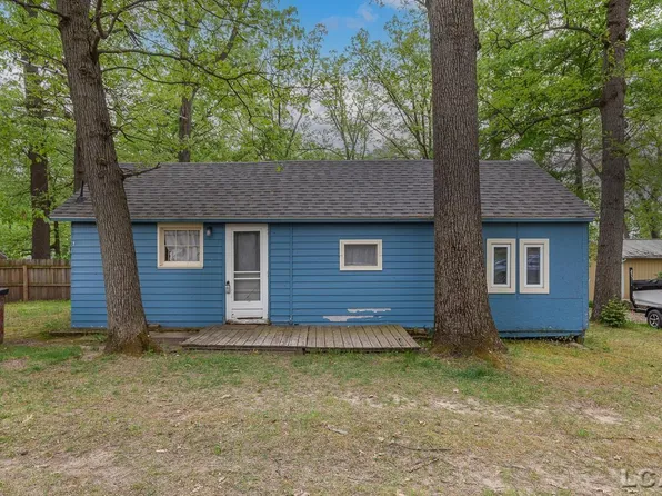 741 Bright Water Dr, Coldwater, MI 49036