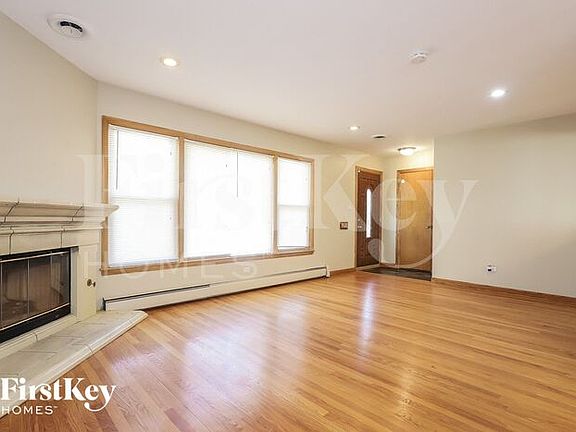 5th image of 3022 Sunnyside Ave