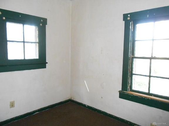 4th image of 2211 Kensington Dr