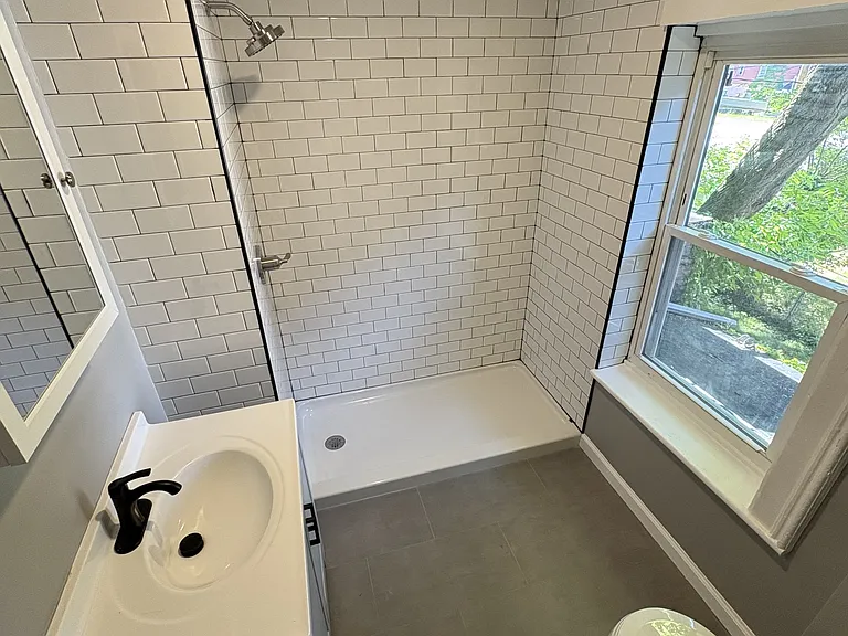 662 2nd Ave #4 — Photo 9