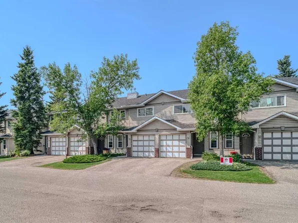 15 E Harvest Glen Hts NE, Calgary, AB T3K 4L3