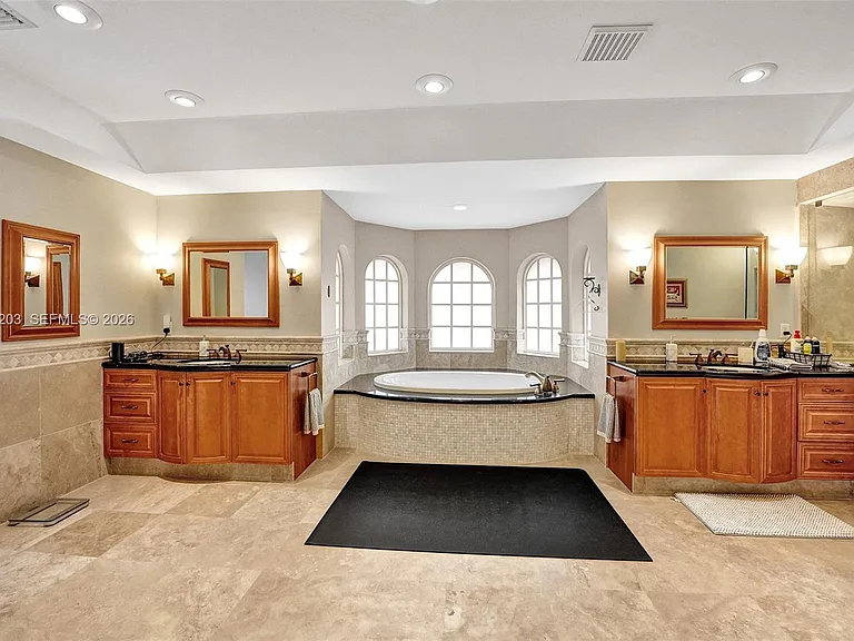 22180 Woodset Ln — Photo 35