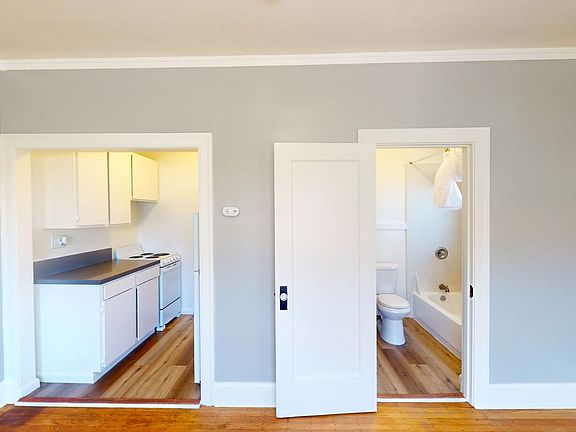 4th image of 535 41st St #17