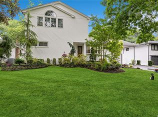 787 Richmond Rd, East Meadow, NY 11554