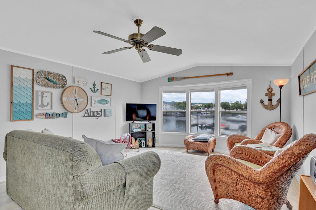 201 S Franklin St #39, Lake City, MN - View 6