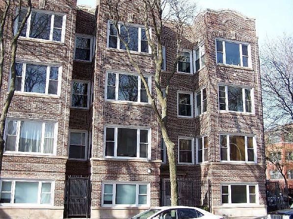2nd image of 7656 N Greenview Ave Unit 1