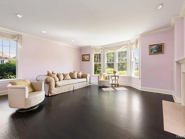 53 Pembroke Dr — Photo 14