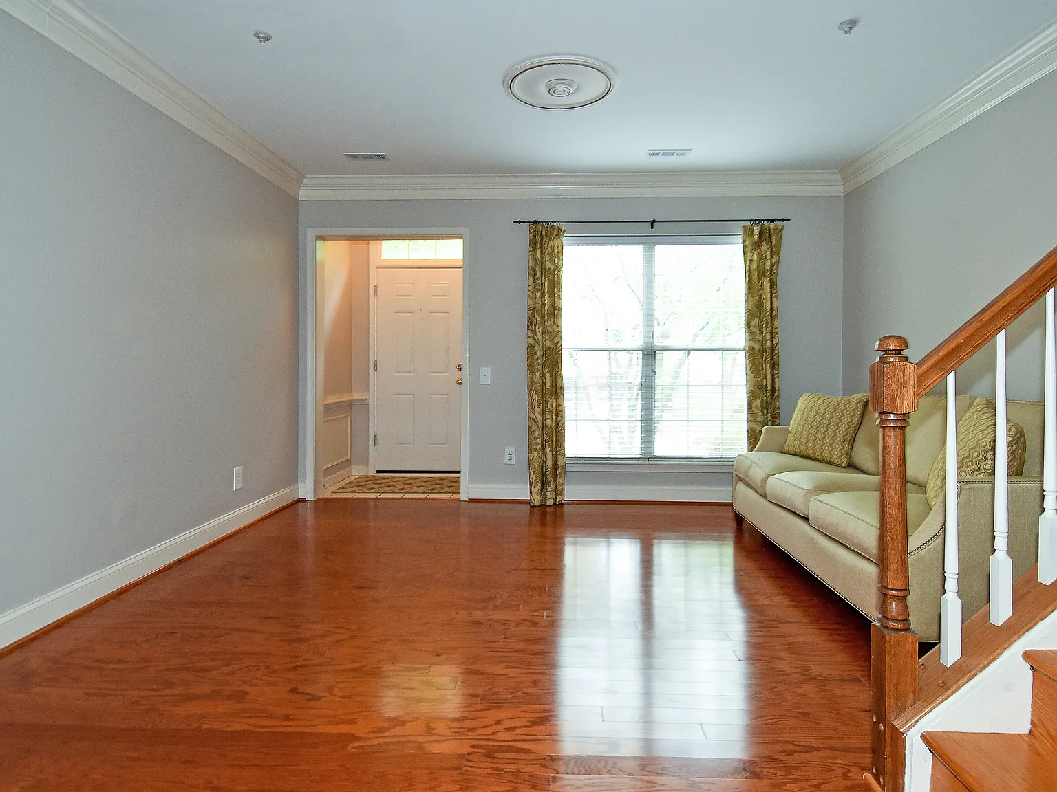 2 bed, 2.5 bath, 1294 sqft, $2,750 — Photo 2