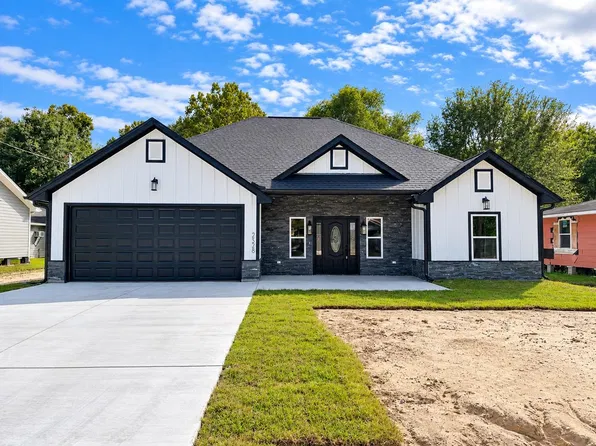 2528 W 62nd St, Port Arthur, TX 77640