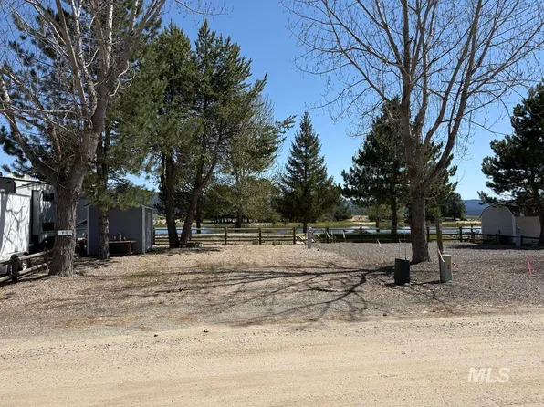 P 15th St, Cascade, ID 83611