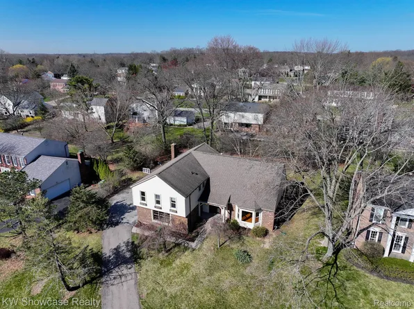 4238 Still Meadow Ln, West Bloomfield, MI 48323