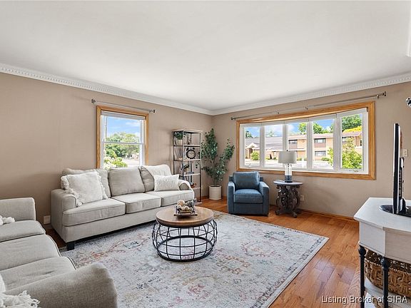 5th image of 723 Martha Avenue