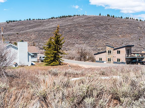 5th image of 340 N Crestview Dr #33