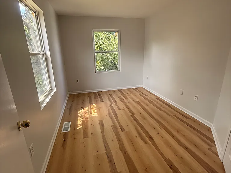 21 Avenue A — Photo 12