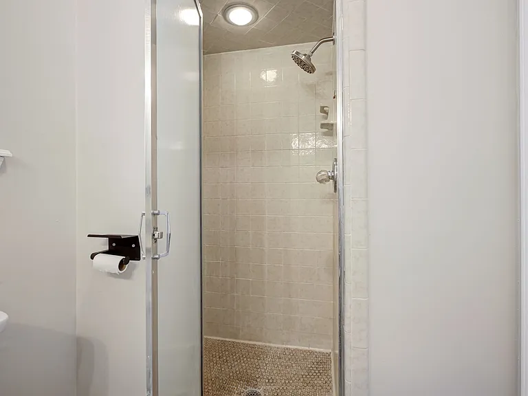 605 Springwood St — Photo 17