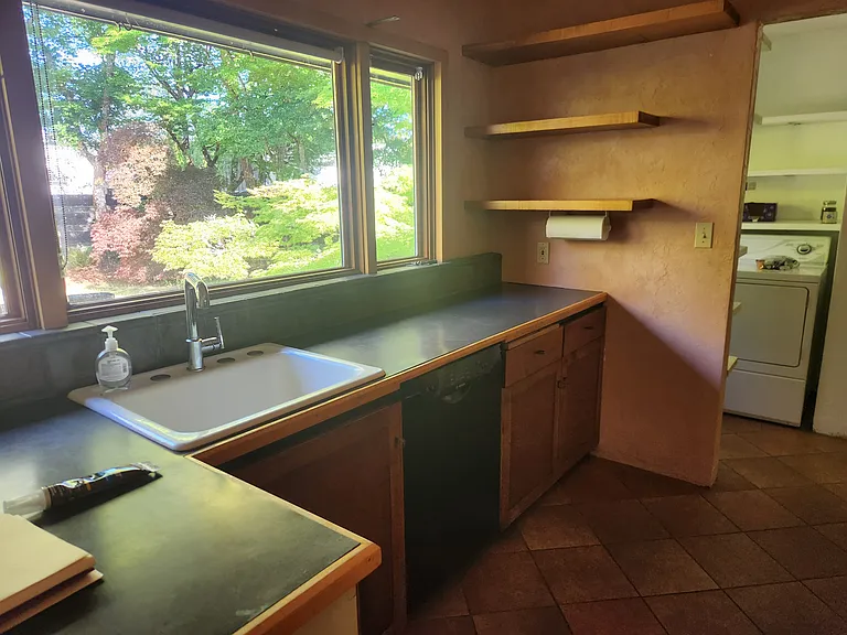 1155 SW Timian St — Photo 6
