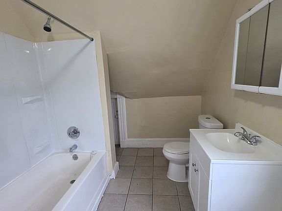 5th image of 170 Sherman Ave #3A