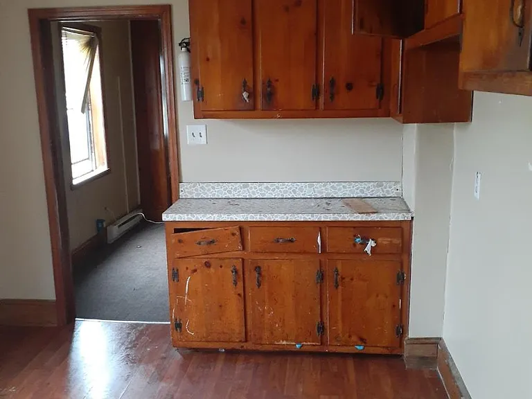 102 Byrd St — Photo 9