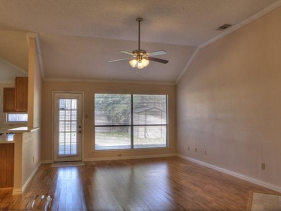 4th image of 616 Teakwood Dr