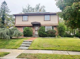 438 Mary Ann Ln, West Hempstead, NY 11552