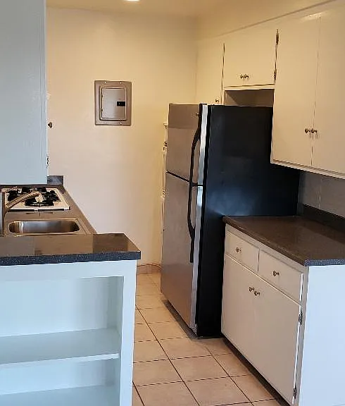 913 E Grand Ave #6 — Photo 6