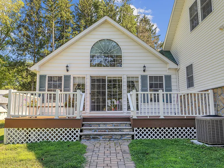 2 Spring Brook Ln — Photo 4