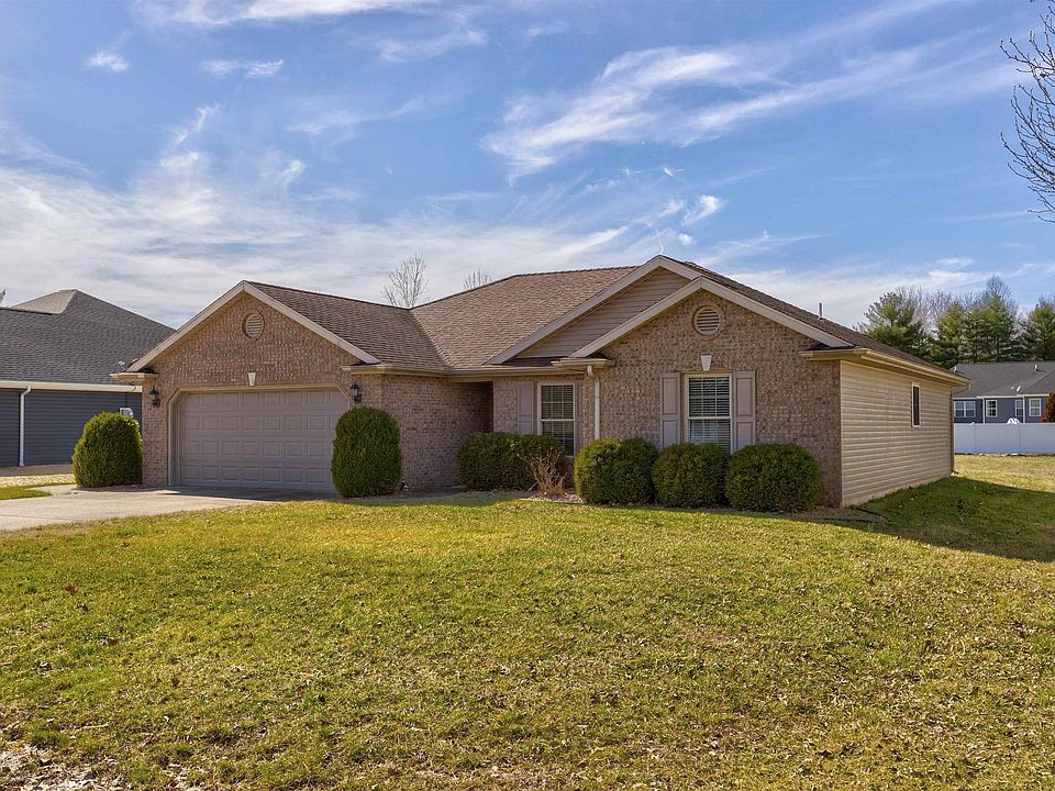 1st image of 523 S Blitzen Ln