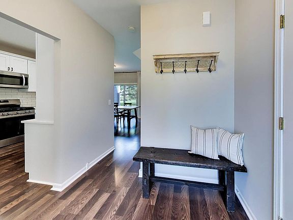 3rd image of 1219 Tennyson Ln