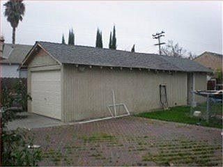 5th image of 3365 E Hills Dr