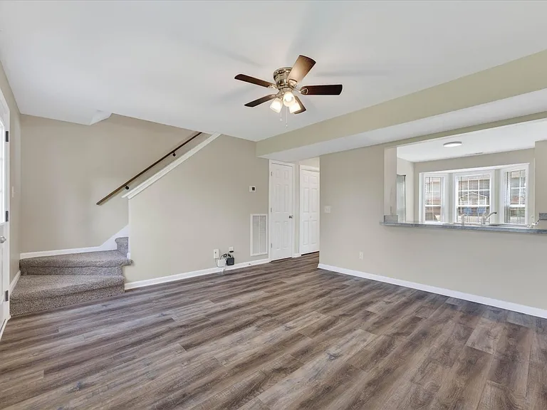 2072 Tynewood Dr — Photo 7