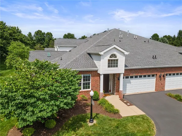 202 Providence Ct, Valencia, PA 16059