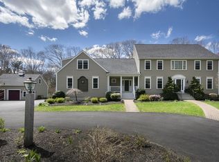 99 Pine St, Norwell, MA 02061