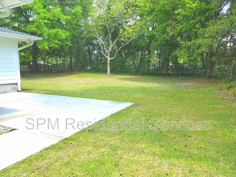 408 Pine Hills Dr — Photo 23