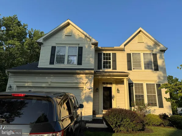 873 S York Dr, Downingtown, PA 19335