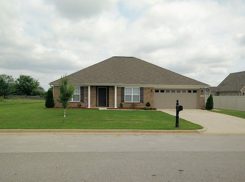 BEAUTIFUL 3 BR/2BA RANCHER