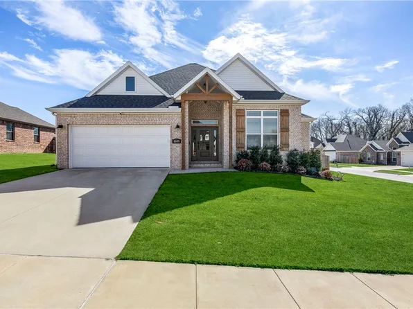 6049 W Quinn St, Fayetteville, AR 72704