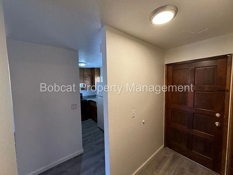1 bed, 1.0 bath, 686 sqft, $1,570 — Photo 4